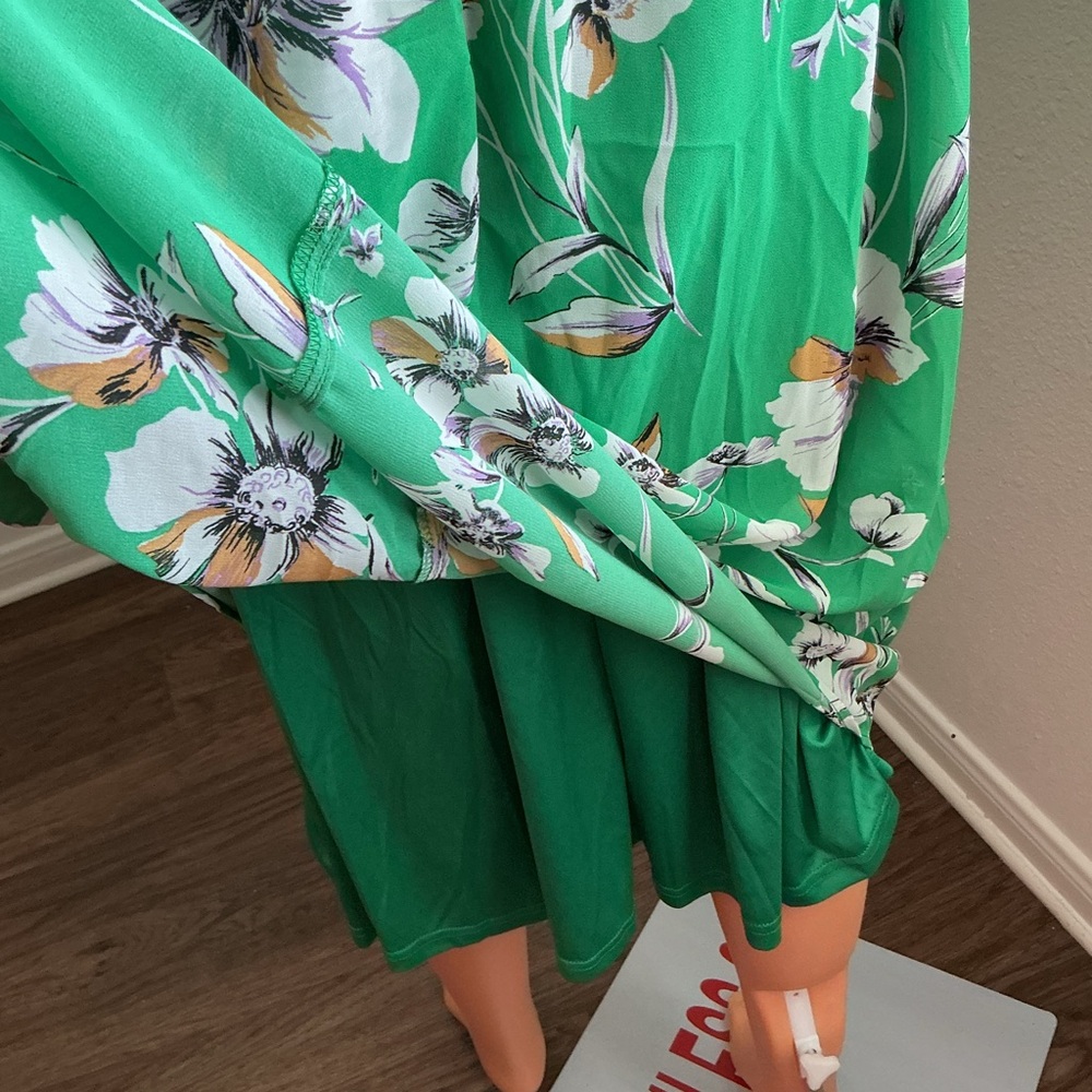 Maurices Floral Midi Dress Green Ruffle V-Neck Size M - Picture 4 of 8